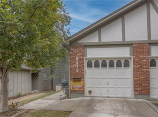 9930 Edelweiss Cir, Merriam, KS 66203