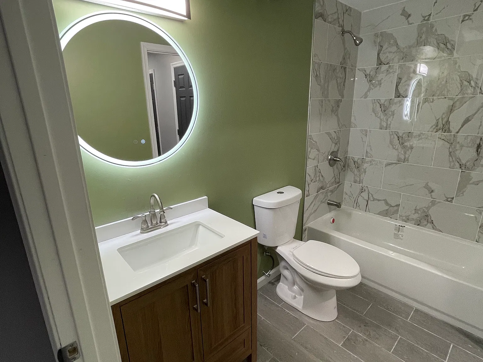 1021 W Hamilton St — Photo 2