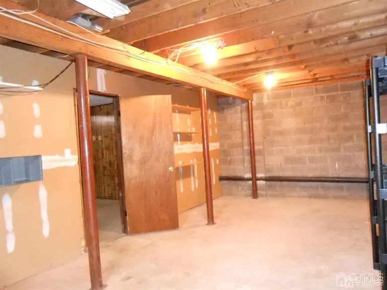 512 Sharon Gdn — Photo 19