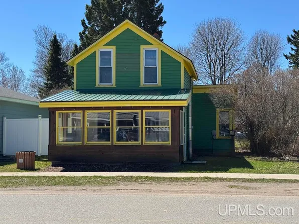 21739 E Brazel St, Grand Marais, MI 49839