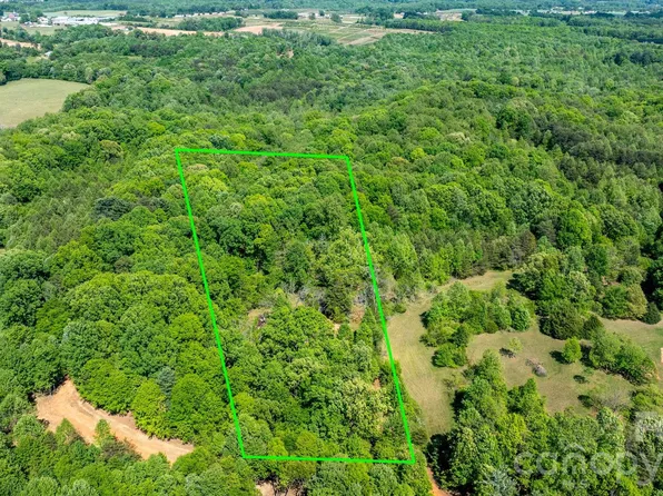 198 Long Leaf Pine Dr, Hiddenite, NC 28636