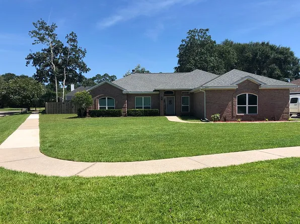 9800 Harlington St, Cantonment, FL 32533