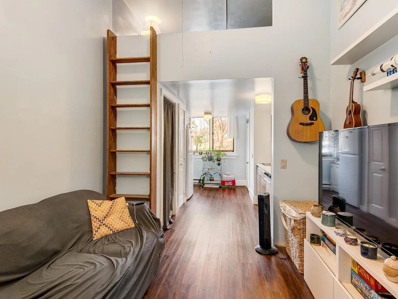 1 bed, 450 sqft, $1,585 — Photo 3