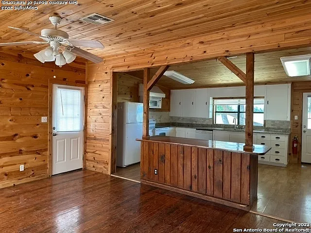 373 Pine Tree Rd — Photo 12