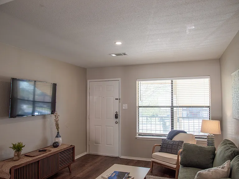 311 Manuel Dr #D — Photo 12
