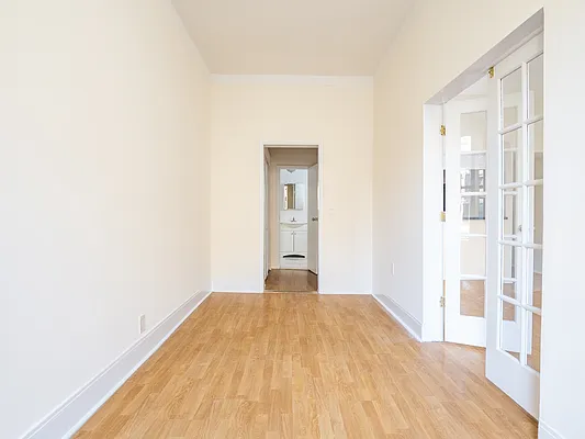 Rented by City Connections Realty | media 8