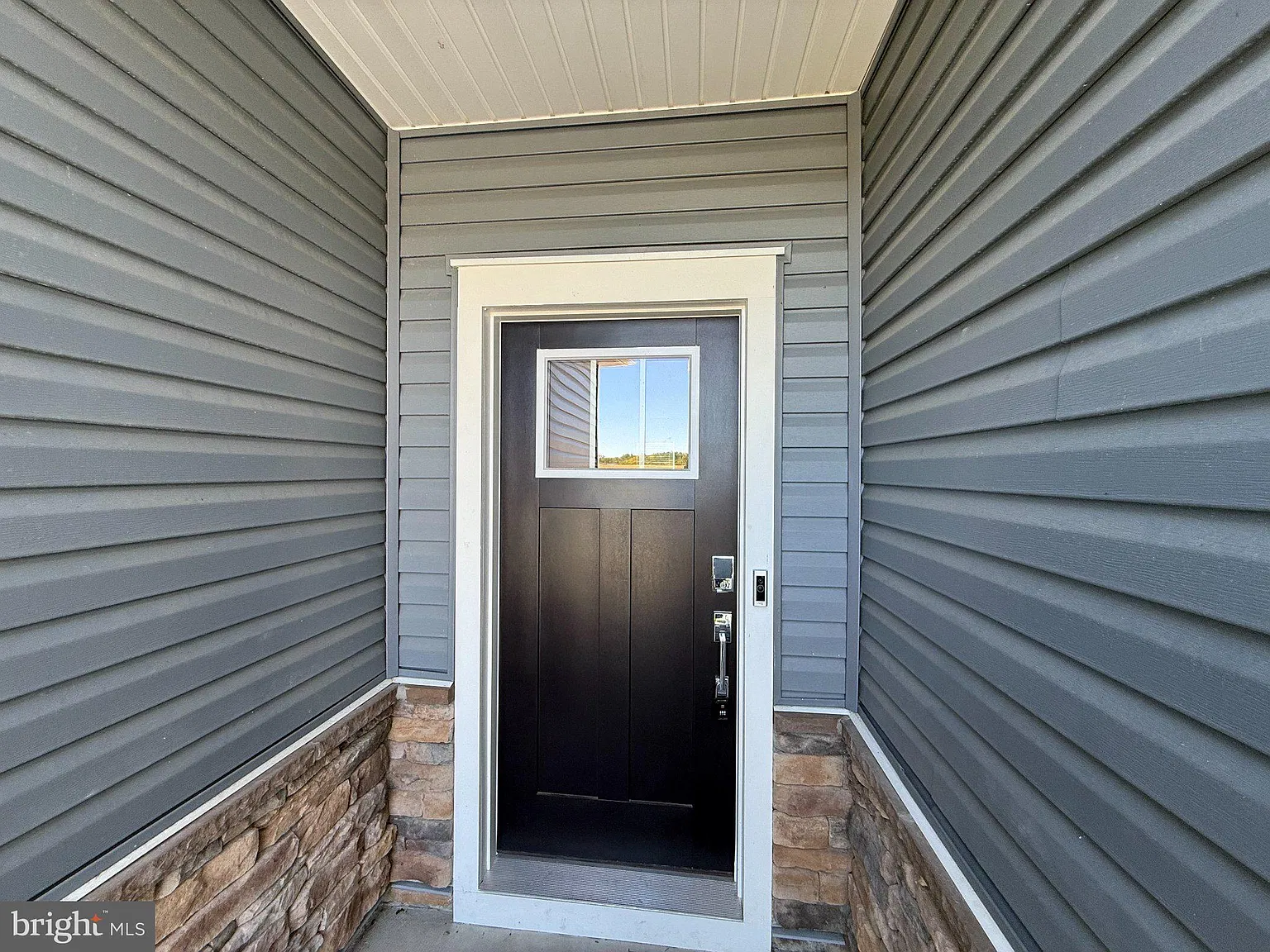3 bed, 2.0 bath, 1420 sqft, $2,595 — Photo 4