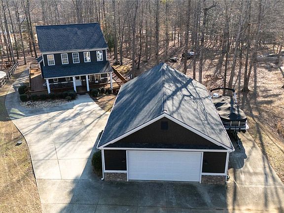 5th image of 1120 Bay Dr