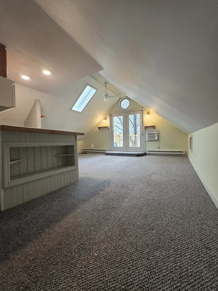 Building Photo - 38 Bingham St #3