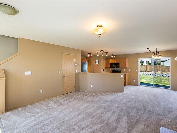 5th image of 513 NW Stendahl Ct