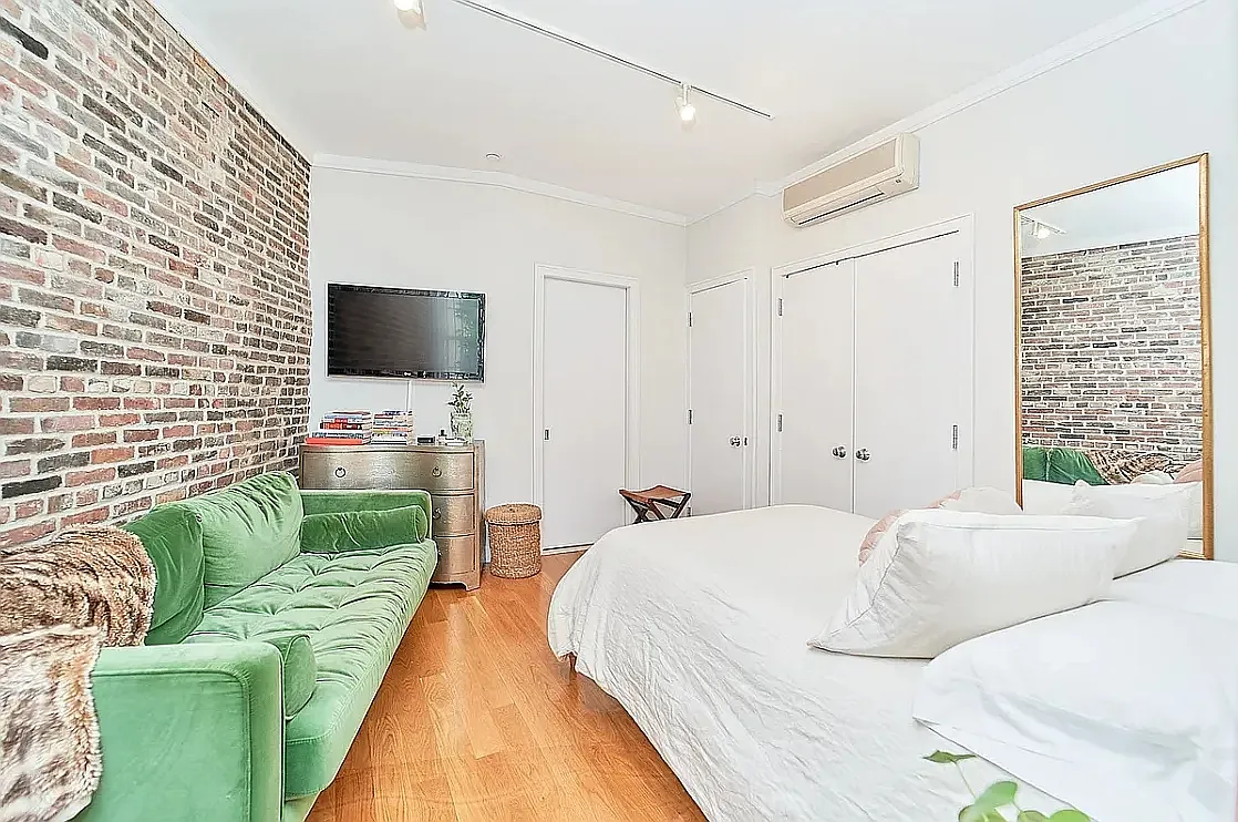 252 West 10th Street — Photo 3