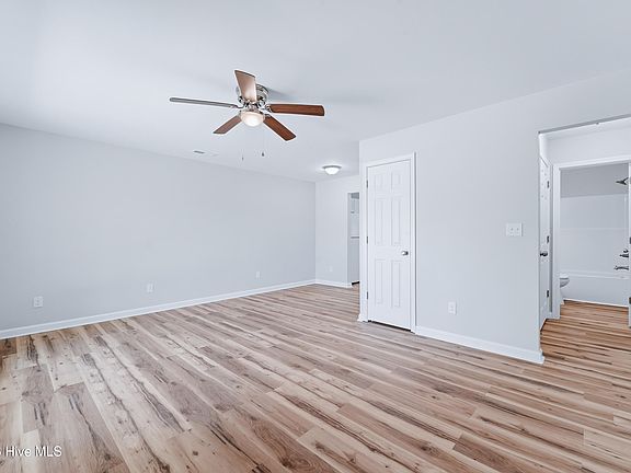 3rd image of 406 Foxtrace Ln #B