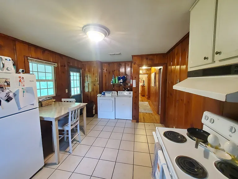 909 Louisville Rd — Photo 9