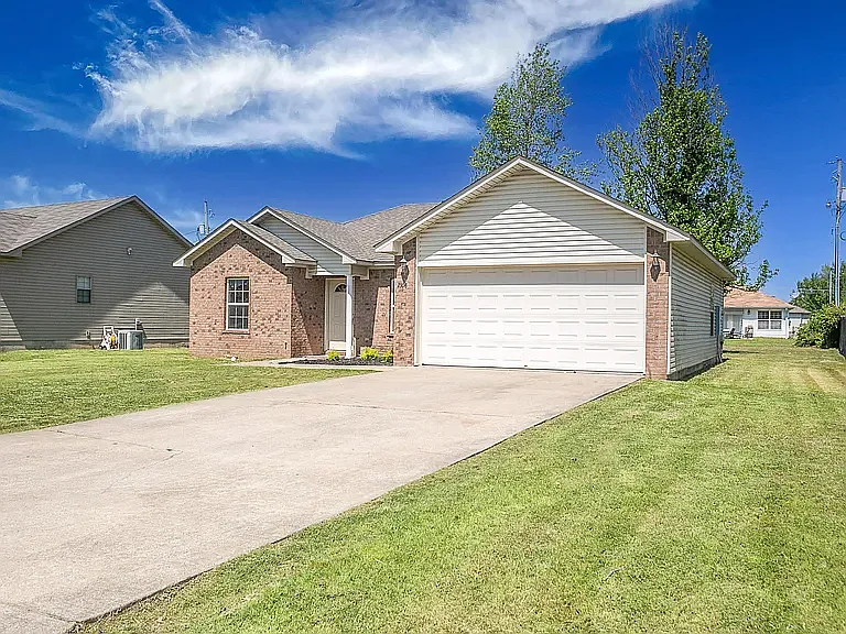 3 bed, 1162 sqft, $1,400 — Photo 3