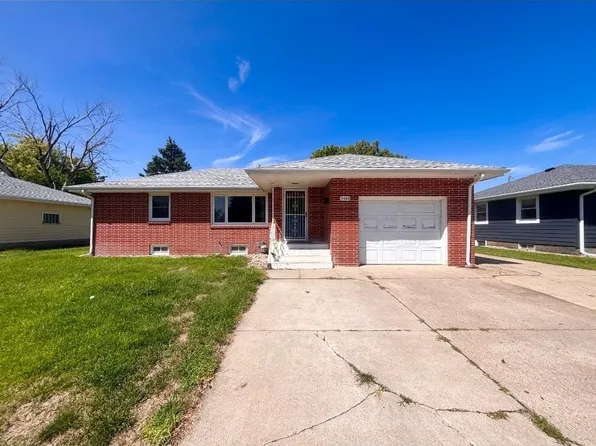 2460 Kummer Dr, Columbus, NE 68601