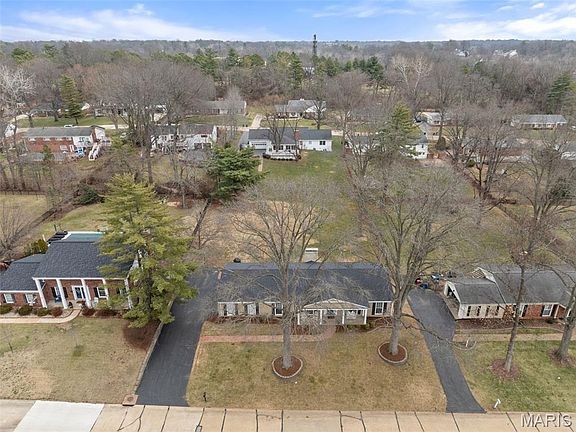 2nd image of 2046 Willow Leaf Dr