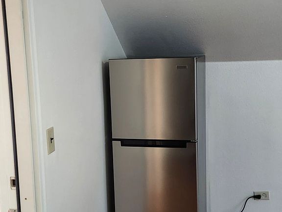 3rd image of 2405 E Mill Plain Blvd