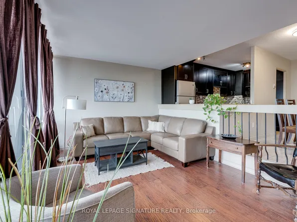 1 Four Winds Dr #611, Toronto, ON M3J 2T1