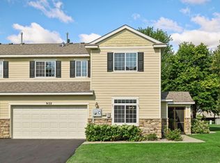 9122 Fox Ct, Victoria, MN 55386