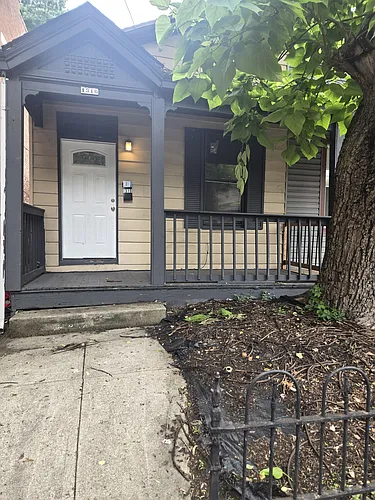 1310 Greenup St Photo 1