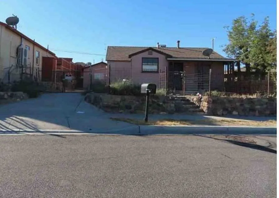 830 W Buena Vista St photo 1