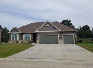 328 Wyndemere Dr, Lake Saint Louis, MO 63367