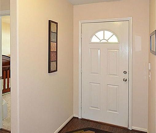 3rd image of 2827 Foster Hill Dr