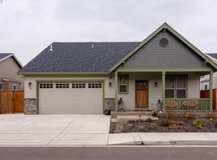 935 Woodfield Dr, Eugene, OR 97401