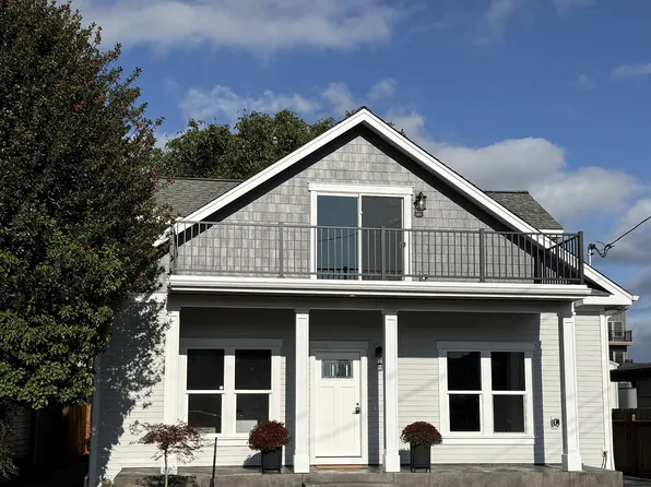238 Oak St, Florence, OR 97439