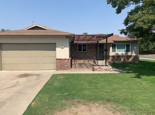 9 W Ashcroft Ave, Clovis, CA 93612