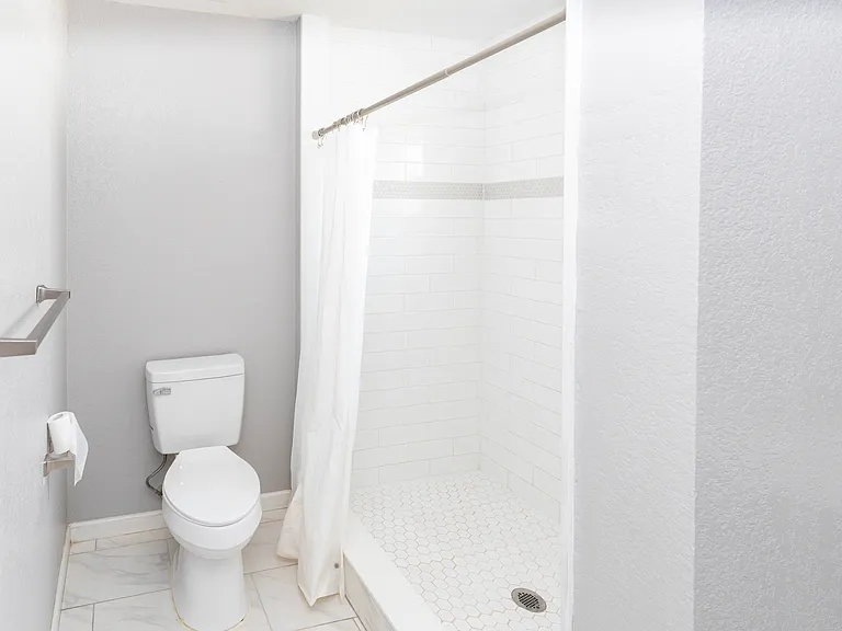 133 W Park Ave #A — Photo 9