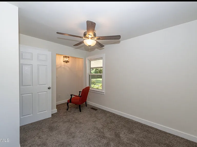 5909 Adelia Dr — Photo 19