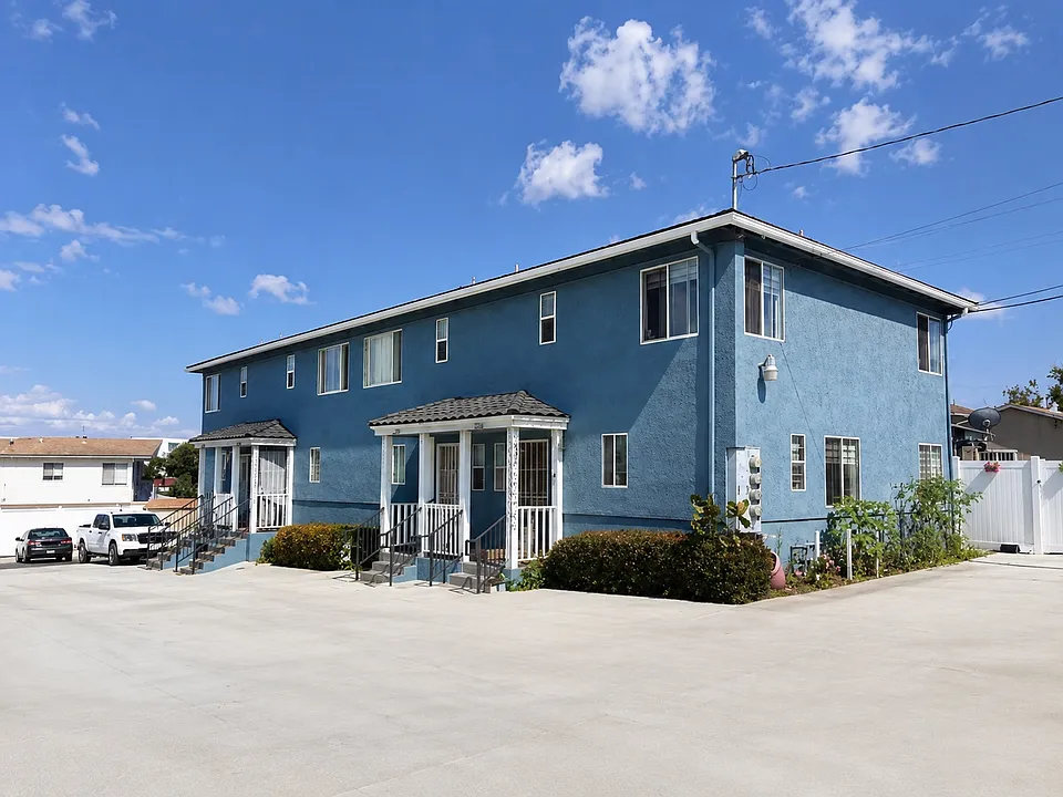 2345 E Jewett St