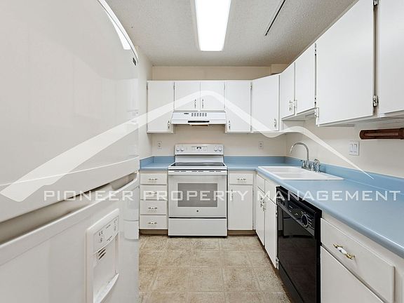4th image of 1638 Centaur Cir