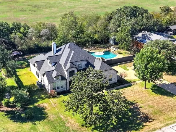 106 Mustang Trl, Shady Shores, TX 76208
