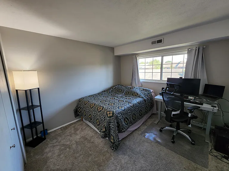Second bedroom