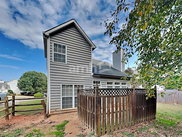 8401 Redstone View Dr — Photo 21