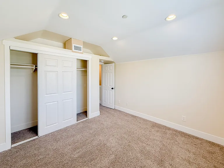 1725 S Maple St #1 — Photo 8
