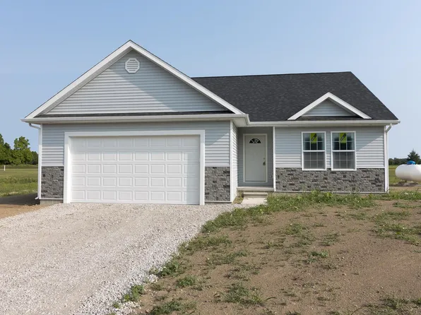 10428 Carroll Rd, Columbus, MI 48063