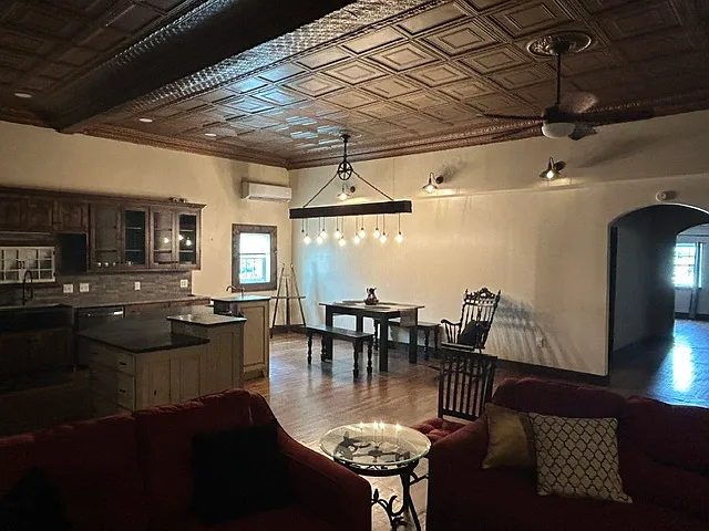 707 1/2 E Elk Ave #1 — Photo 10
