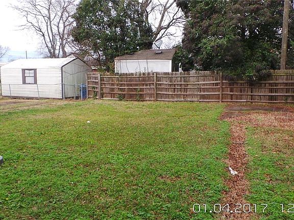 3rd image of 2704 Marlboro Ave