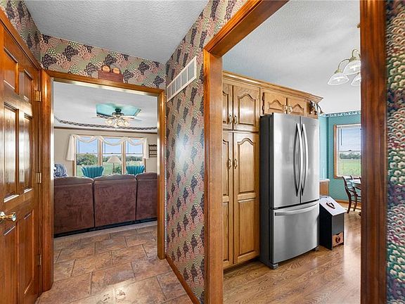 5th image of 39824 W 391st St
