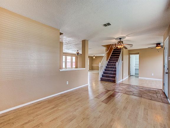 3rd image of 1036 Weaver St