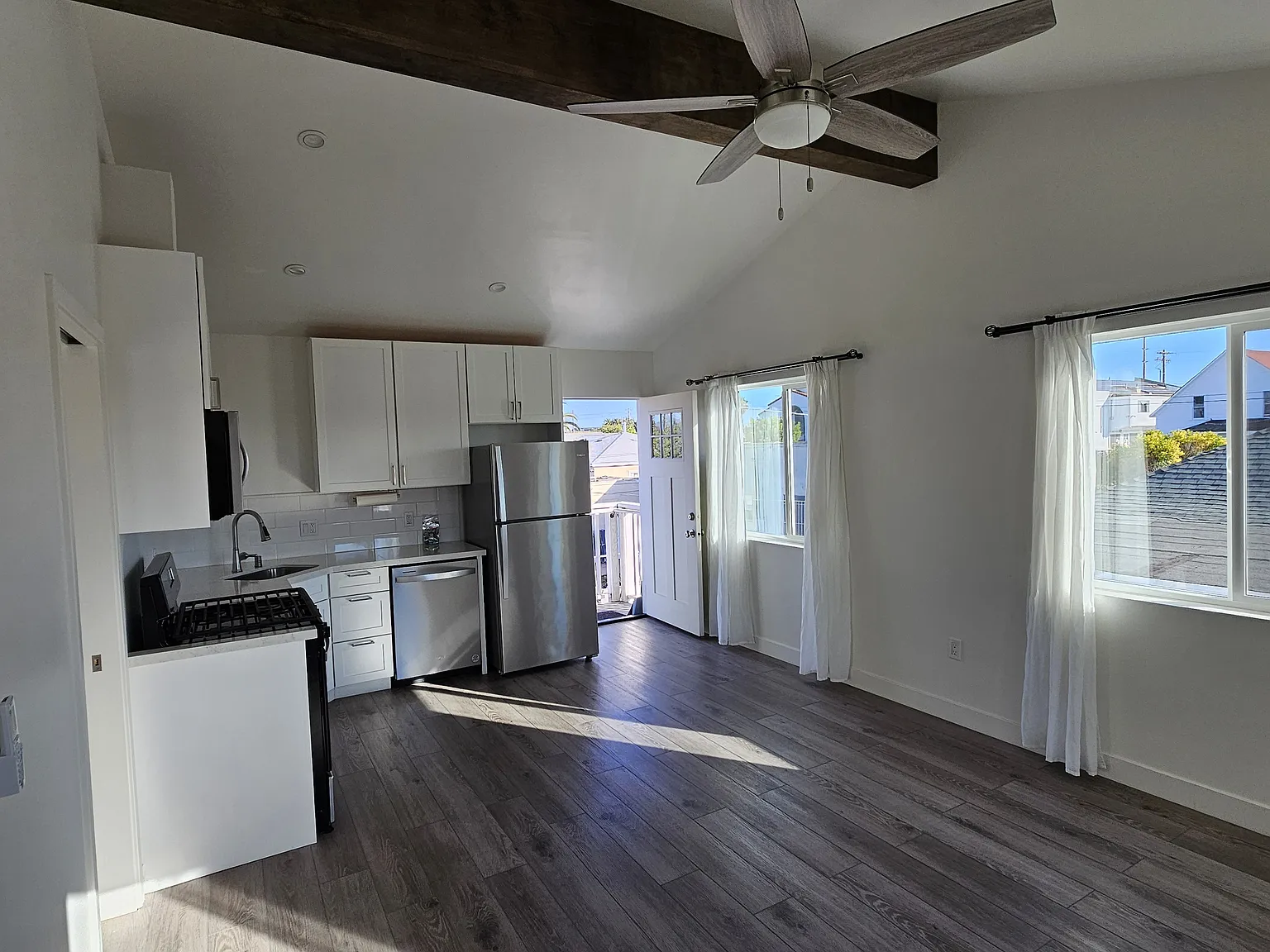 3068 K St — Photo 4