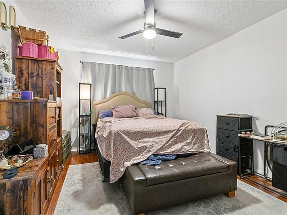 2nd image of 812 Martin Behrman Ave APT D