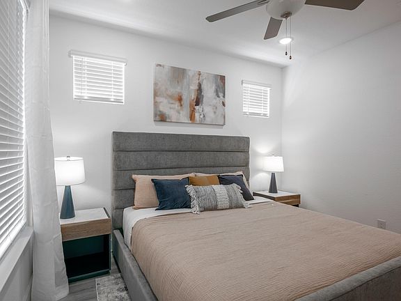 5th image of 2611 Mia Ln