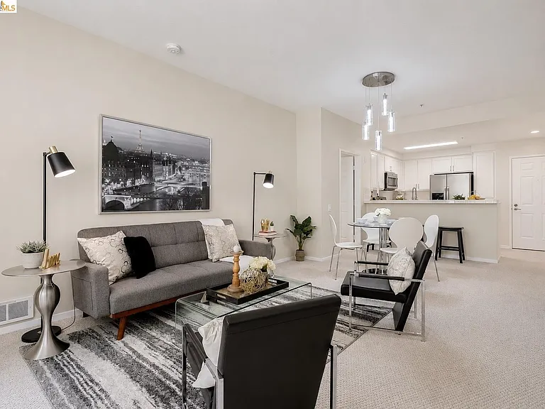 200 Caldecott Ln #108 — Photo 17