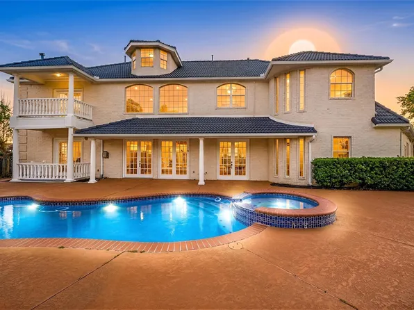 1002 Island Vw, Kemah, TX 77565