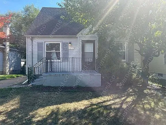 3 bed, 1.5 bath, 1151 sqft, $1,697 — Photo 3