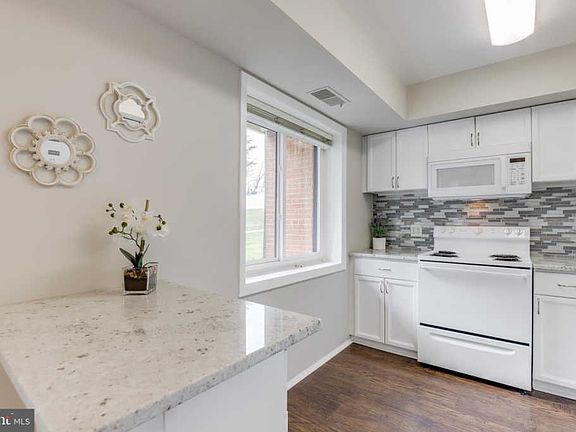 2nd image of 3230 S 28th St APT 201